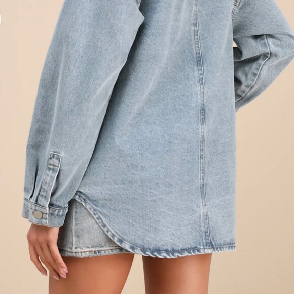 Lulus Callahan Light Wash Denim Oversized Shacket Blue - Size S - NWT - Picture 3 of 3